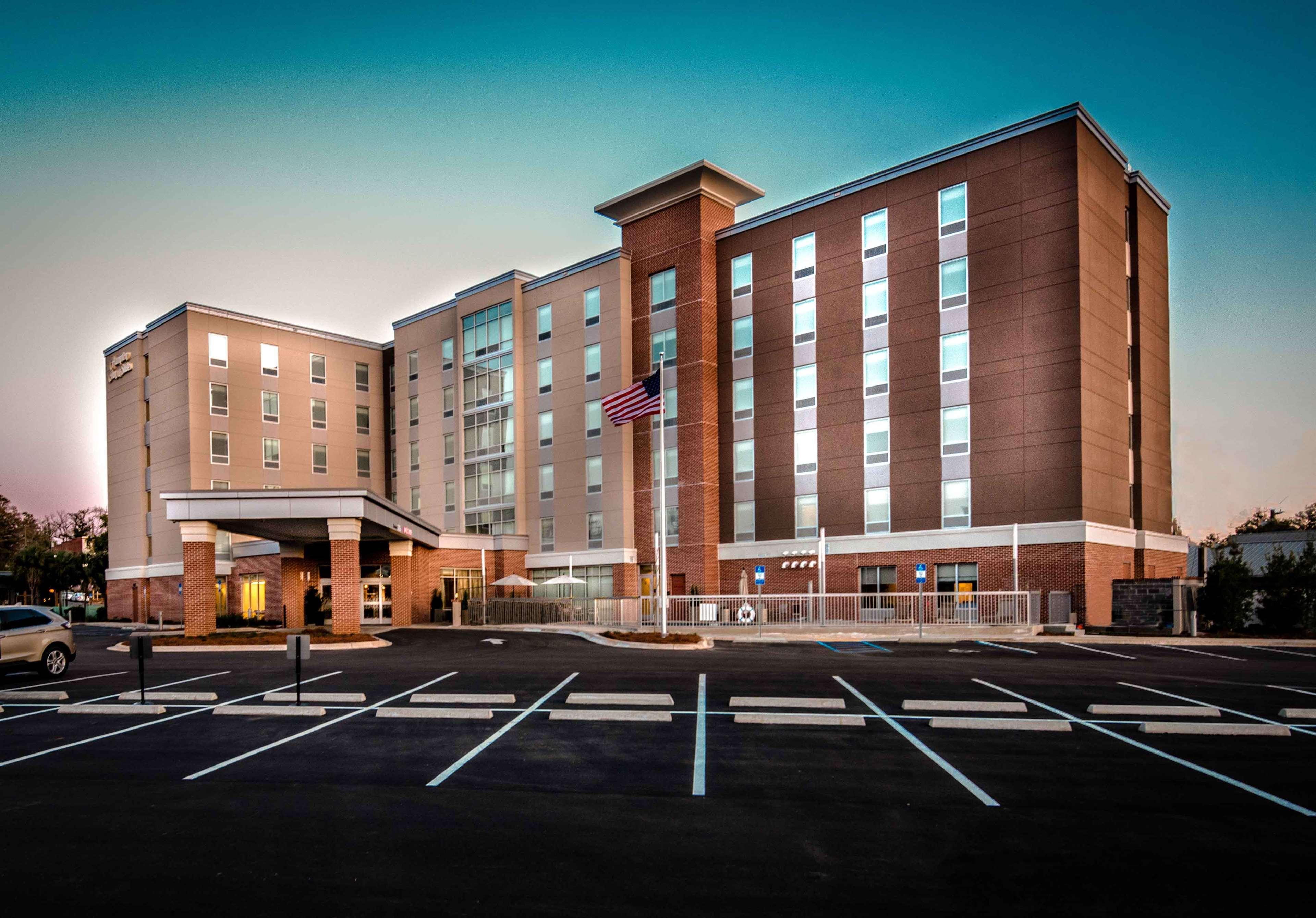 Hampton Inn & Suites Tallahassee Capitol-University Exterior photo