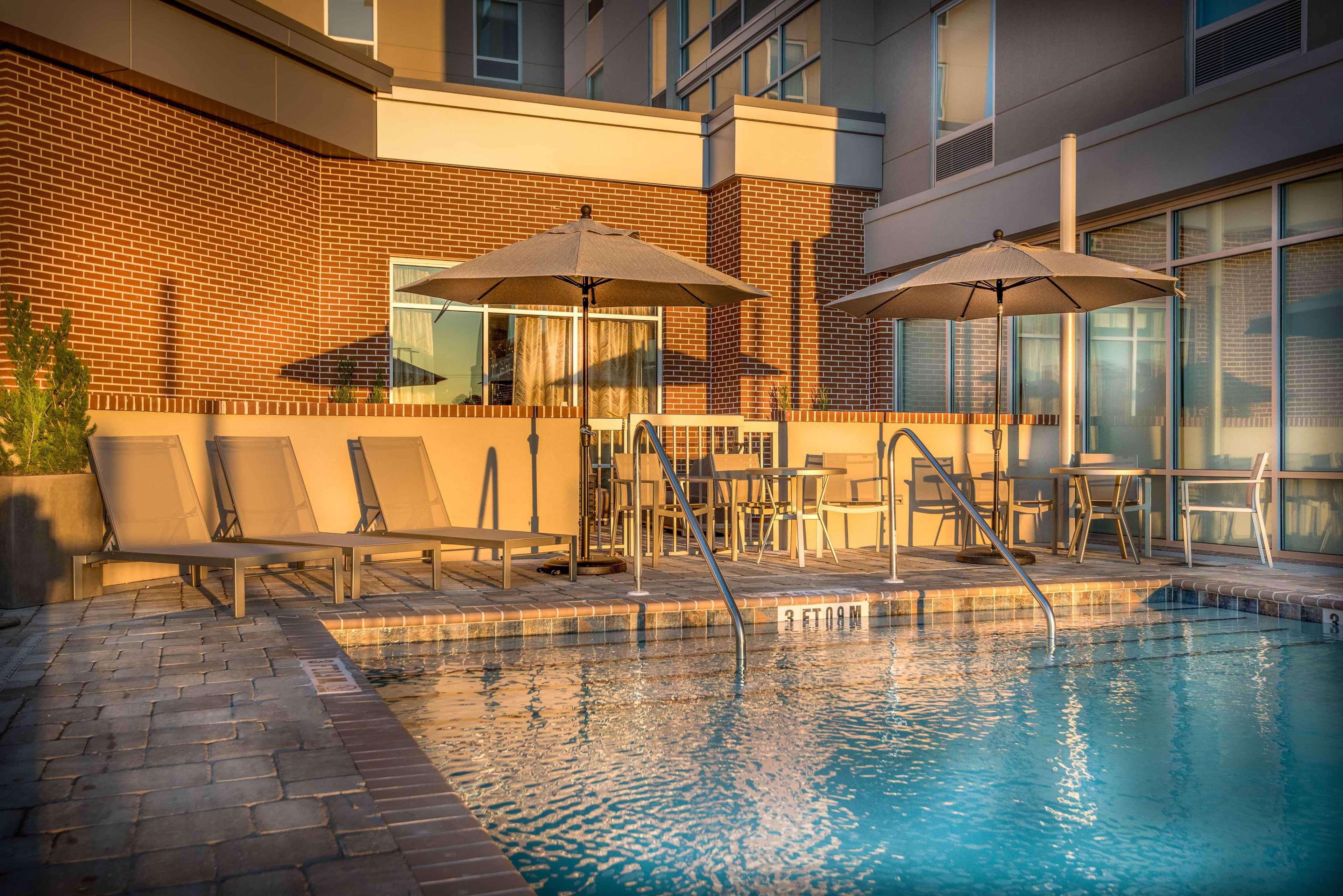 Hampton Inn & Suites Tallahassee Capitol-University Exterior photo